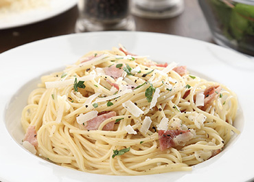 Spaghetti alla Carbonara with Smoked Back Bacon